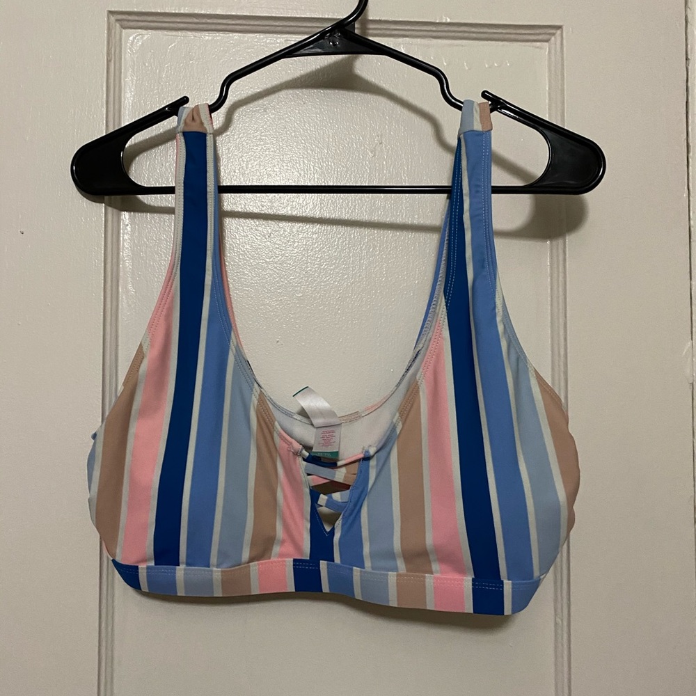 Swimsuit - Picture 2 of 5